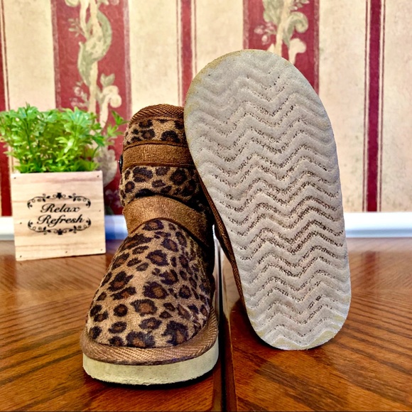 Toys R Us | HP🎉 Girls Leopard Print Boots Size 7 - Picture 3 of 4